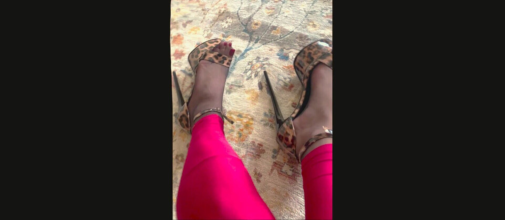 cd_aysemmm: 내 밀프와 몸집이 작은 스타킹, 하이힐과 흰 발