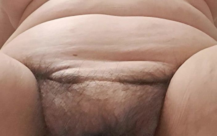 Mommy big hairy pussy: Милфа показывает с тазовым движением, как она любит трахаться