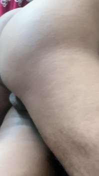 Sexy signora scopa duro la sua studentessa privata nel villaggio domestico