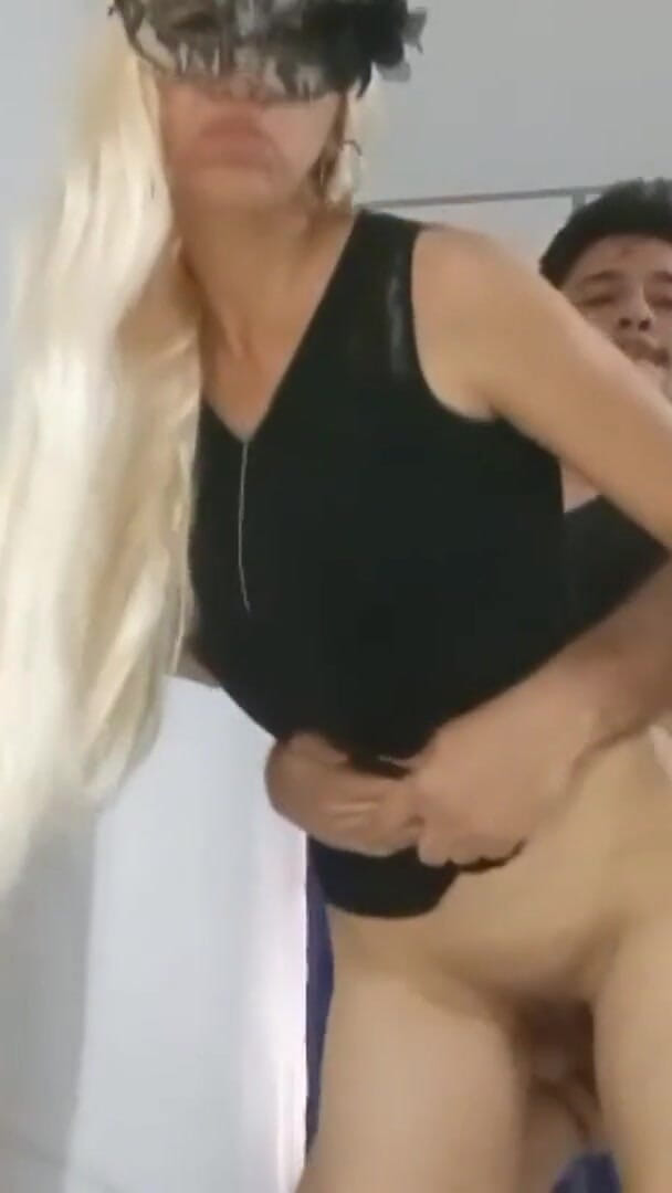 Mature MILF Has Sex Standing with a Stranger Against the Wall (Mr. Jhovin)