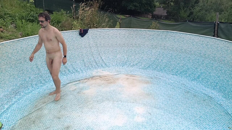 kickerscooter: Naked in the Garden: Dirty Handjob in the Pool