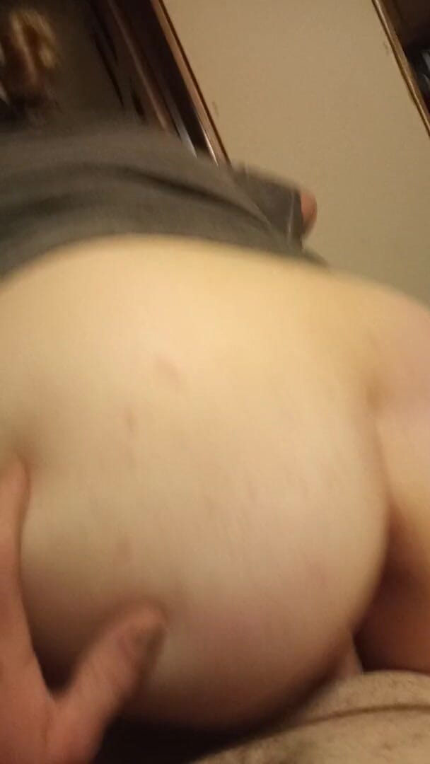 Kinkyfuncpl: Chłopak, który z pewnością lubi przesuwać ciepłą, mokrą cipkę w...