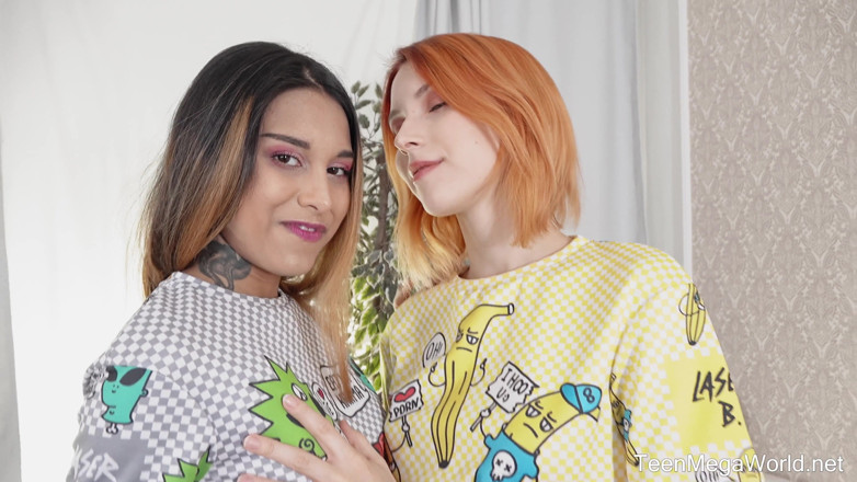 Teen Mega World: ¡Ven y monta mi juguete sexual!