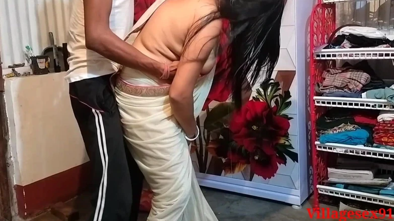Villagesex91: Madam Sex Her Husband Home with Saree Chudai