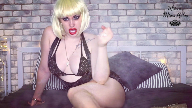 Goddess Misha Goldy: Kenardayken mahremiyetini bana bırakacaksın! Edge play ve orgazm kontrolü istiyor!