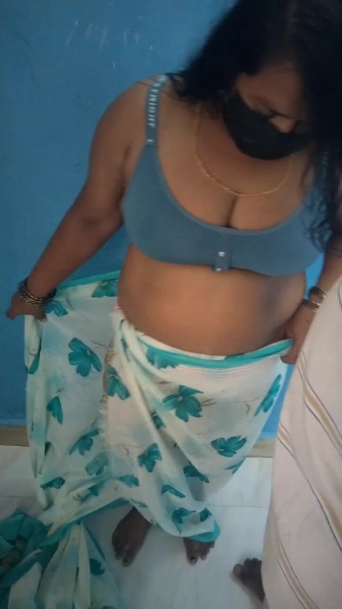 Benita sweety: Muslim Stepaunty Hot Sex with Young Boy