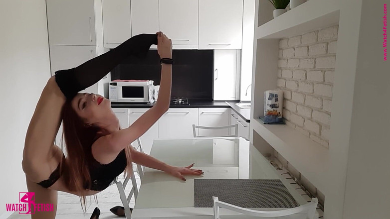 Gymnastic: Впечатляющий передний изгиб