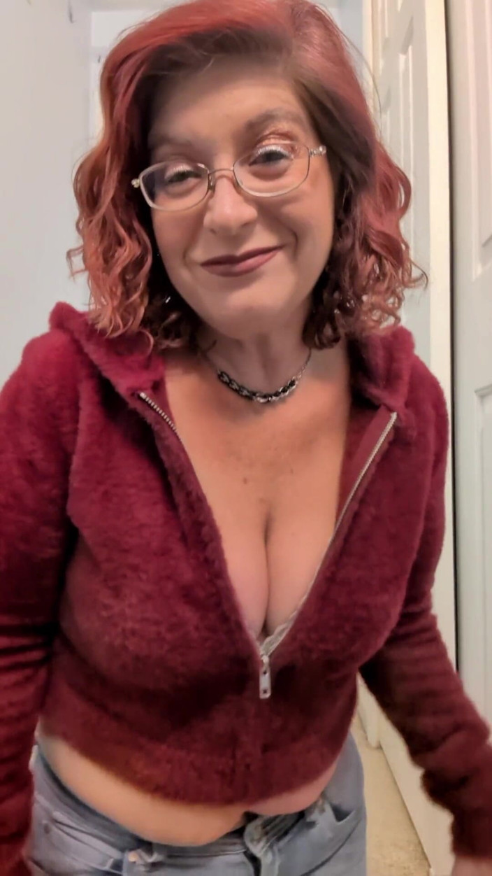 Elianna: Horny for You