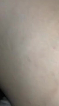 Vešel jsem do domu své sousedky a naplnil její bohatý a chlupatý zadek spermatem