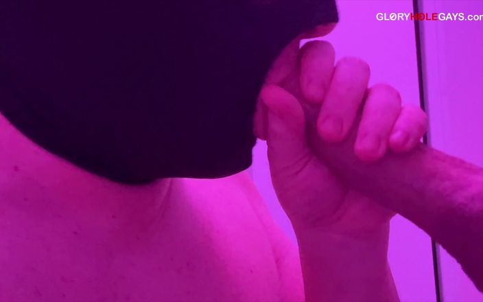 GLORYHOLEGAYS: 퇴근 후 몰래 몰래 들르는 23살 의붓여동생 - 거꾸로 지배