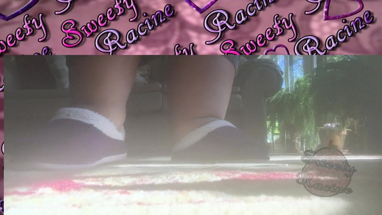 Sweety Racine: Гигантские ступни жиробасина прохаживается