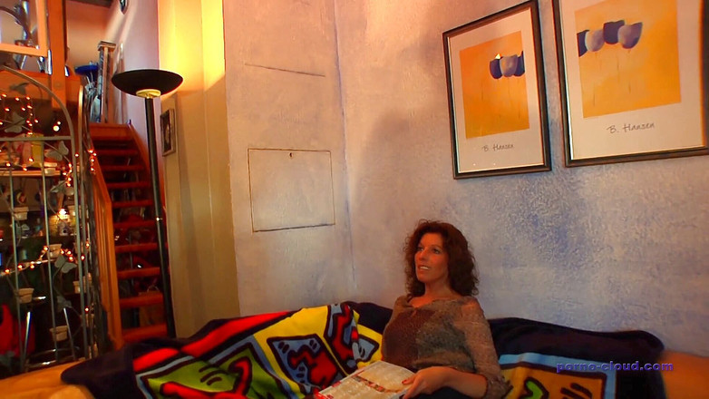 Porno Cloud: Milf insegna alla ragazza