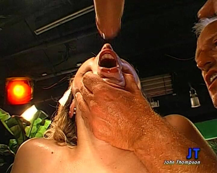 GGG John Thompson Classic Retro: Blonďatá holka saje masivního ptáka a dostane tvrdě bušenou kundičku