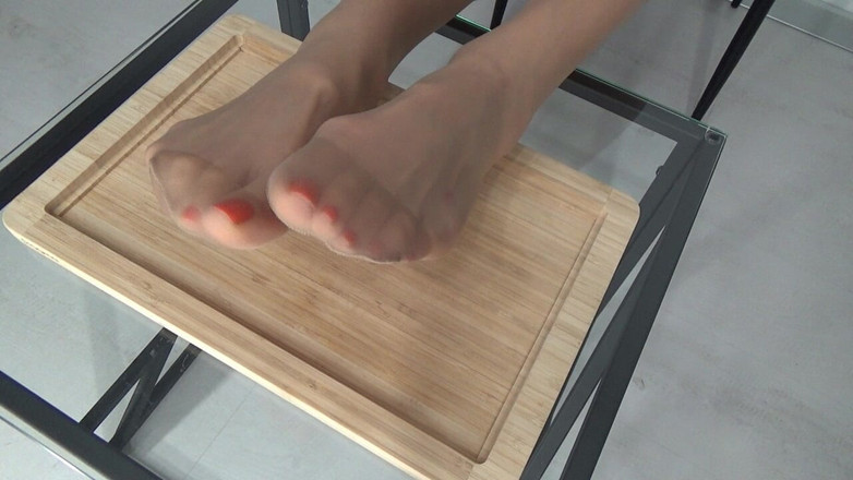 AnnaBUST: 다리, 스타킹 및 요구르트