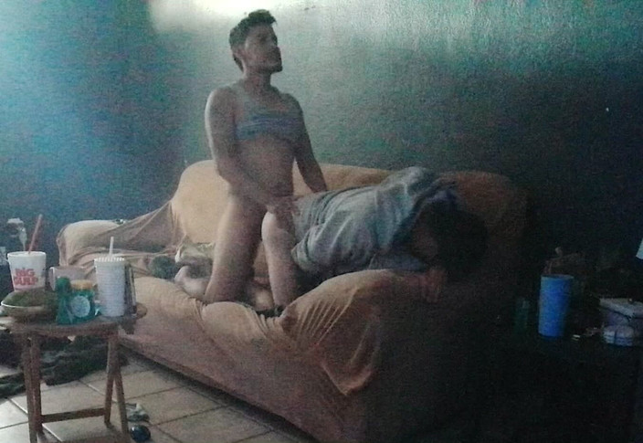 Texas-Toxicos: Babá cam nos pegou em ação! Me fode no sofá...