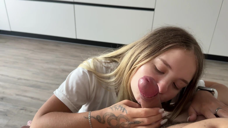 xKeryB: Hraní Pravdy nebo Dare s mojí přítelkyní malou sestrou