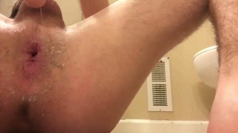 Bottomfemboi: Đút đôi cho bạn