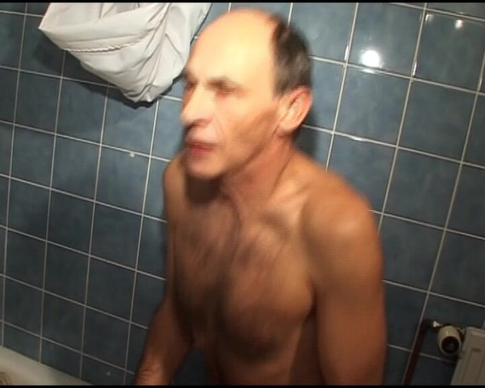 German's Young Babes: Drobná německá nevlastní dcera bušila ve sprše