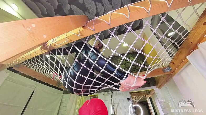 Mistress Legs: Deusa da rede Worship Part 2 - Língua escrava desliza suavemente na...