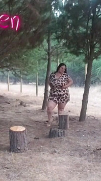 Adoração anal da madrasta sexy ao ar livre