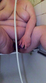Bbwbootyful ducha manguera la masturbación