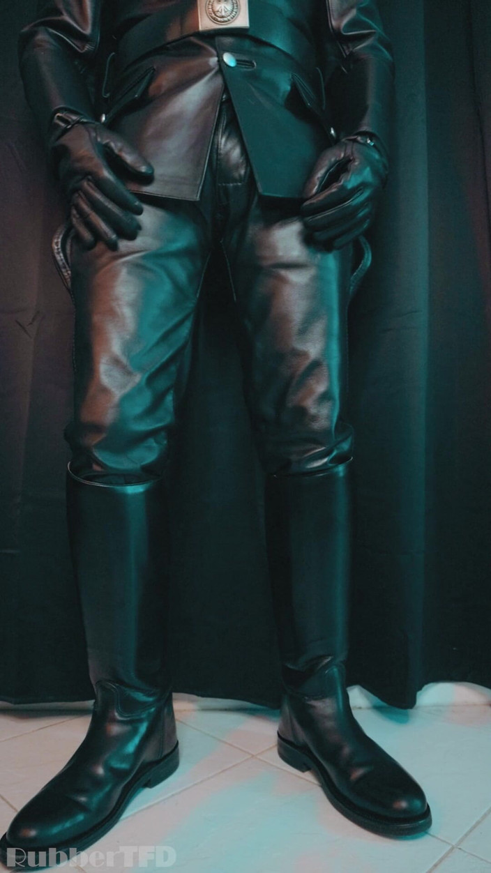 RubberTFD: VK Leather Maskter Kembali Lagi