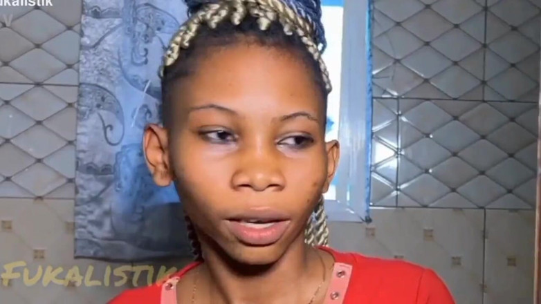 Fukalistik: Ibu tiri mengongkek teman lelaki saya di Valentine 2