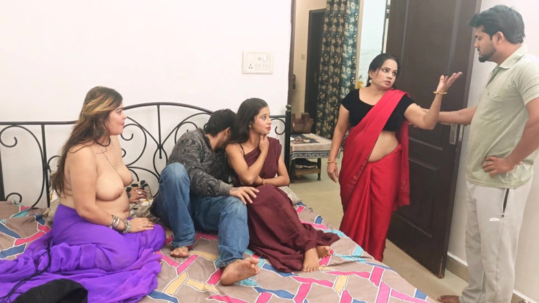 Londamaal123: Indian Desi Bhabhi Gangbang Threesome Foursome Hardcore Sex Video