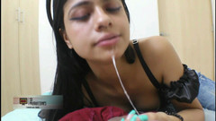 Britany: 오르가즘을 위해 크림을 채우는 큰 엉덩이의 대학 의붓여친