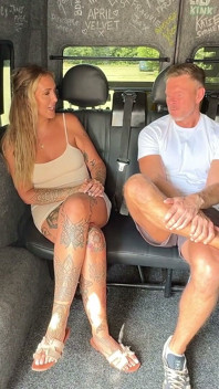 Gigi Patsy Imunda Cavalgando No Ônibus Smash