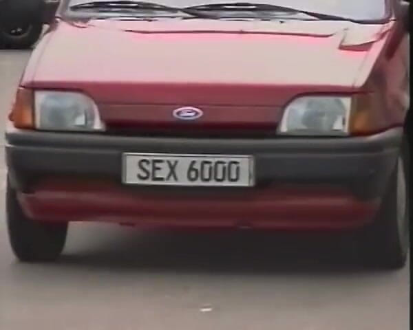 GERMAN PORN CLASSICS: 기괴한 도미나트릭스 양성애자 레즈비언