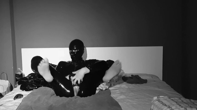 Joel Dom: Acțiune sexy cu cameră web în latex - partea 2