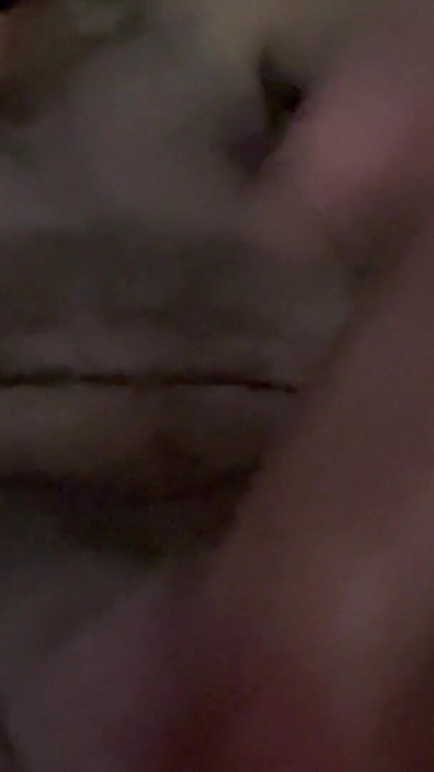 GayCubsbear: I Masturbate and Show My Anus
