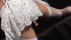 Very hot hardcore: Blonďaté krásky jezdí na jednom tvrdém ptákovi ve trojce