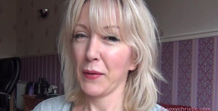 British Cougar: Esposa infiel pega nas câmeras