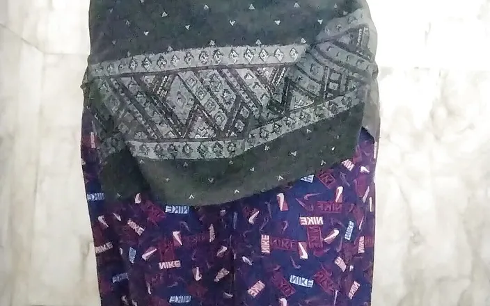 Riyathakur: 21 Year Teen Girl Showing