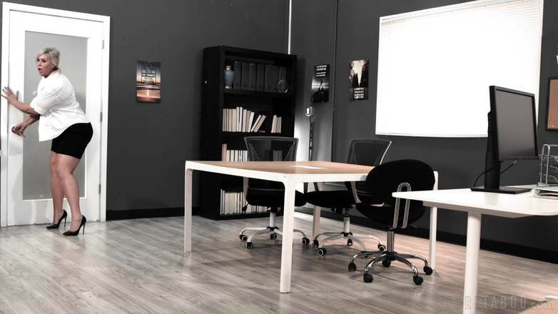 Pretty Dirty: Pencetus perkataan permainan Lila Lovely yang bosan dengan taboo terdesak...