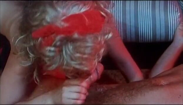 Just X Star: Italiaanse vintage porno: Milly d'Abbraccio geneukt door twee harde pikken