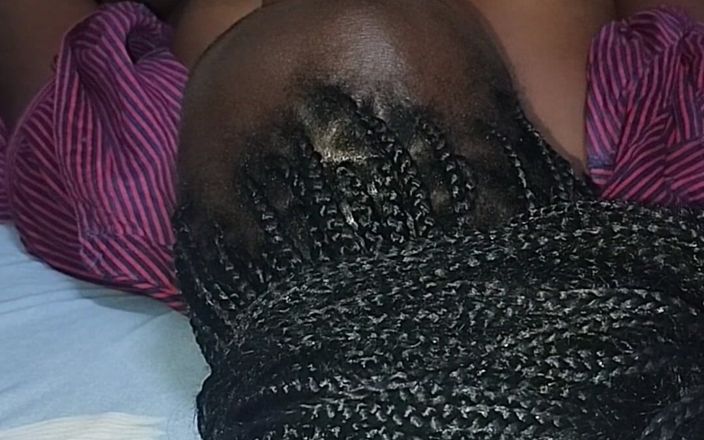 Kenyan Dick: Шлюшку из колледжа трахает учитель в Dorminatory