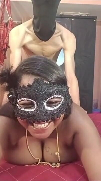 BeautyAnu: Big Boobs Indian Bhabi Hot and Enjoy Smily Video