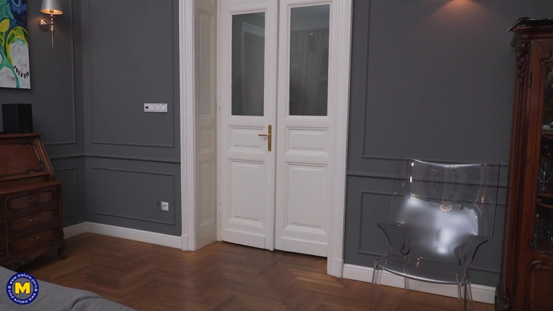 Mature NL: Squirting mature plus creampie anal.