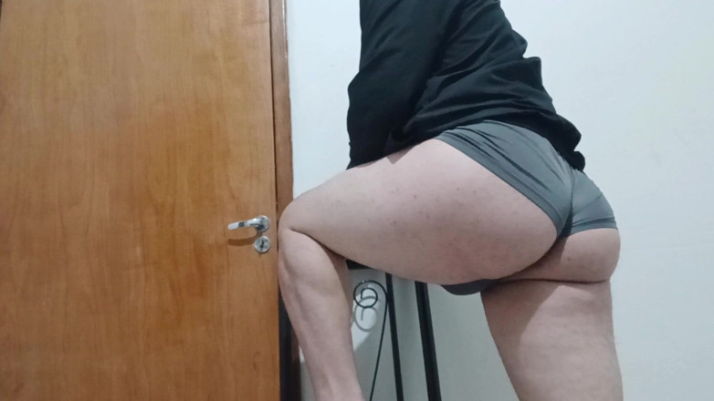 amateurbrazilian: Showing My Fat Ass in Shorts