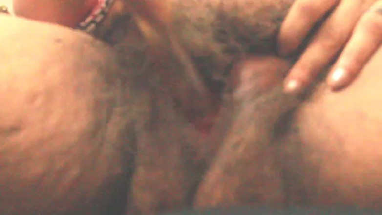 Haydee Rodriguez: Chlupatá kundička Se setkává se zlatým robertkem