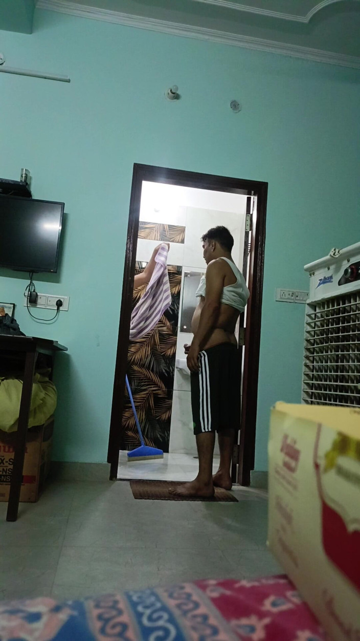 Rajasthani-old-lover: インド系デシ警察官と隣人の継父および軍人の継父との性交