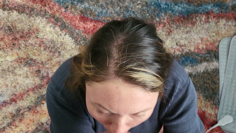 Biglefty10: Giving Blowjobs Makes Her Cum Again and Again