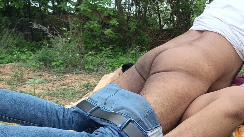 Laxi ammu: Romance de sexo caliente al aire libre