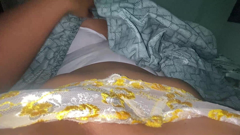 Katrina4deluxe: Mă masturbez pentru a mă obosi foarte mult pentru a...