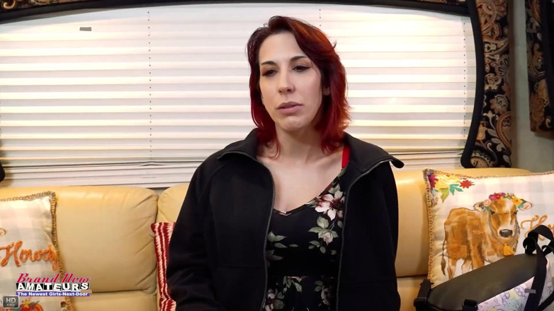 Brand New Amateurs: Ognista ruda Scarlett Foxx Duże cycki głębokie BJ do twardego...