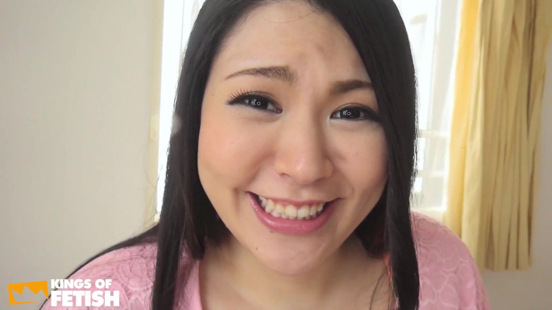 Pure Japanese adult video ( JAV): Vollbusiges japanisches mädchen bläst einen schüchternen typen mit großem schwanz...