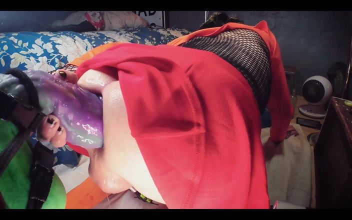 Femboyx666: 屁股女孩 tiffany ciskiss 作为淫荡的velma dinkly操娘娘腔的屁股 4xl 哥布林假阳具 1